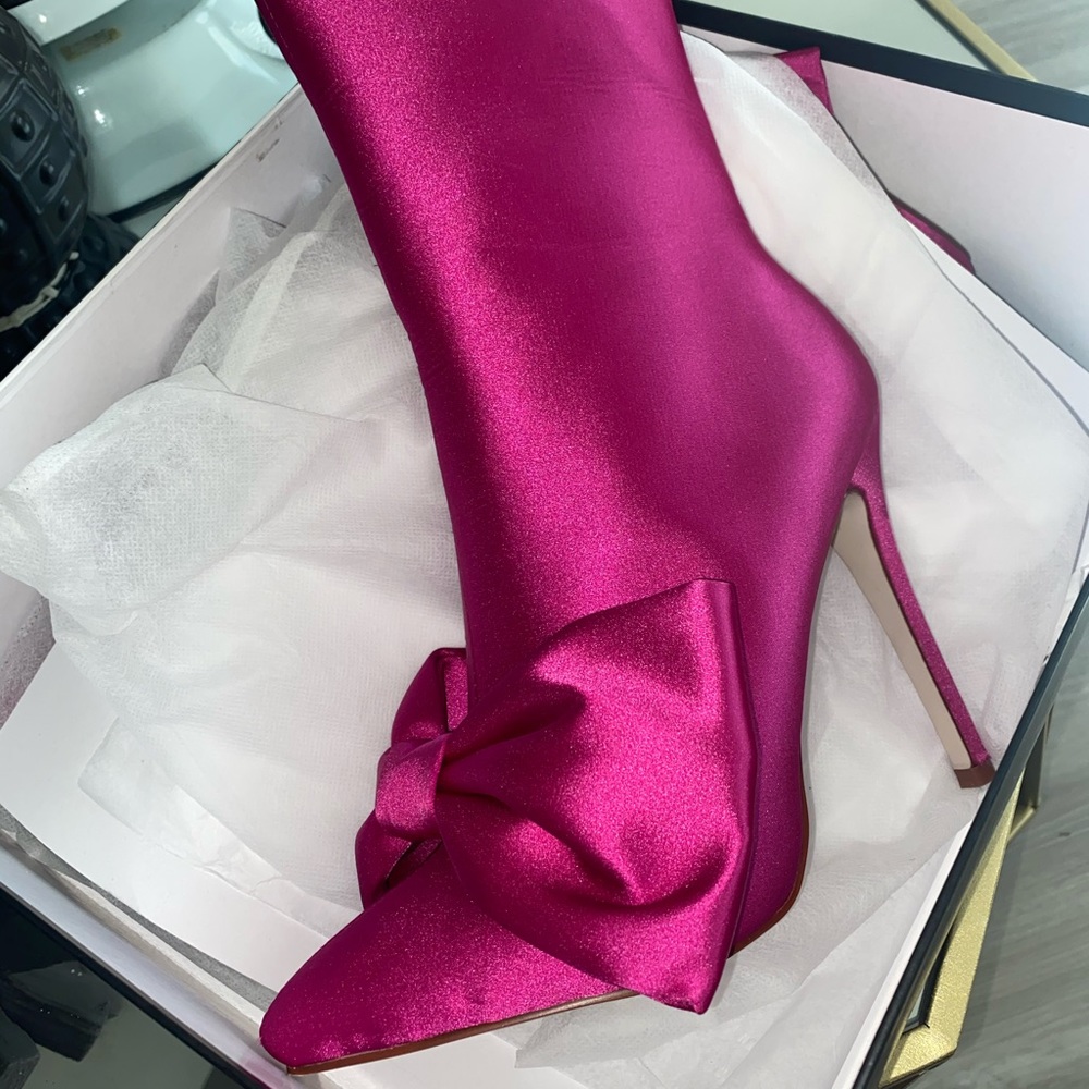 Azalea Wang fuchsia heels